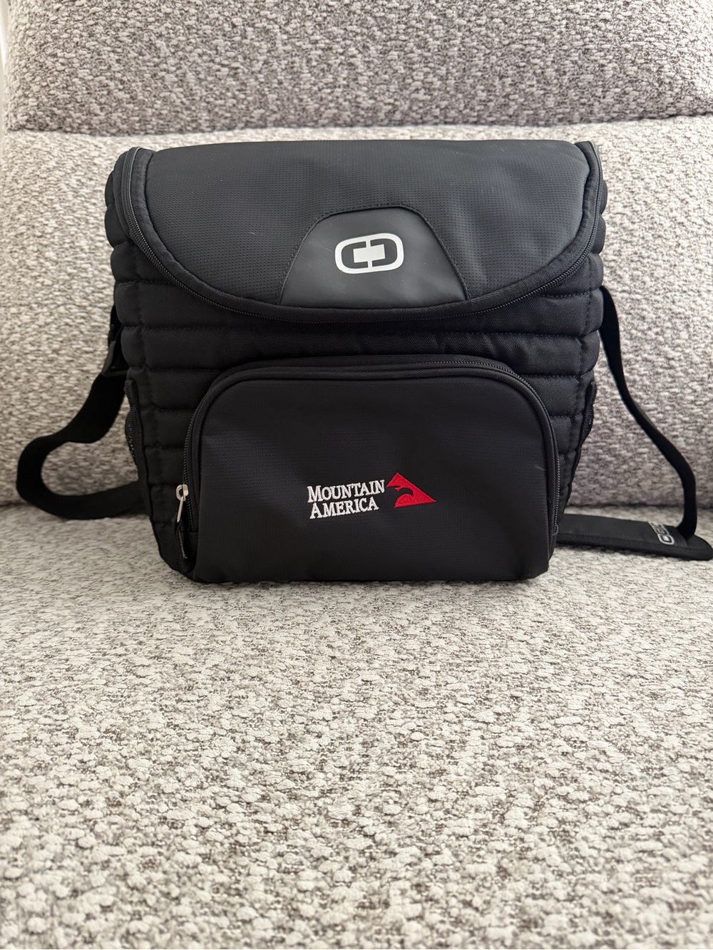 Black OGIO Chill 18-24 Can Cooler